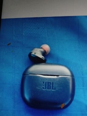 JBL BLACK WIRELESS EARBUDS